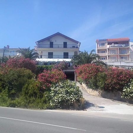 Apartmani Ruzmarin - Seget Donji, Trogir Dış mekan fotoğraf