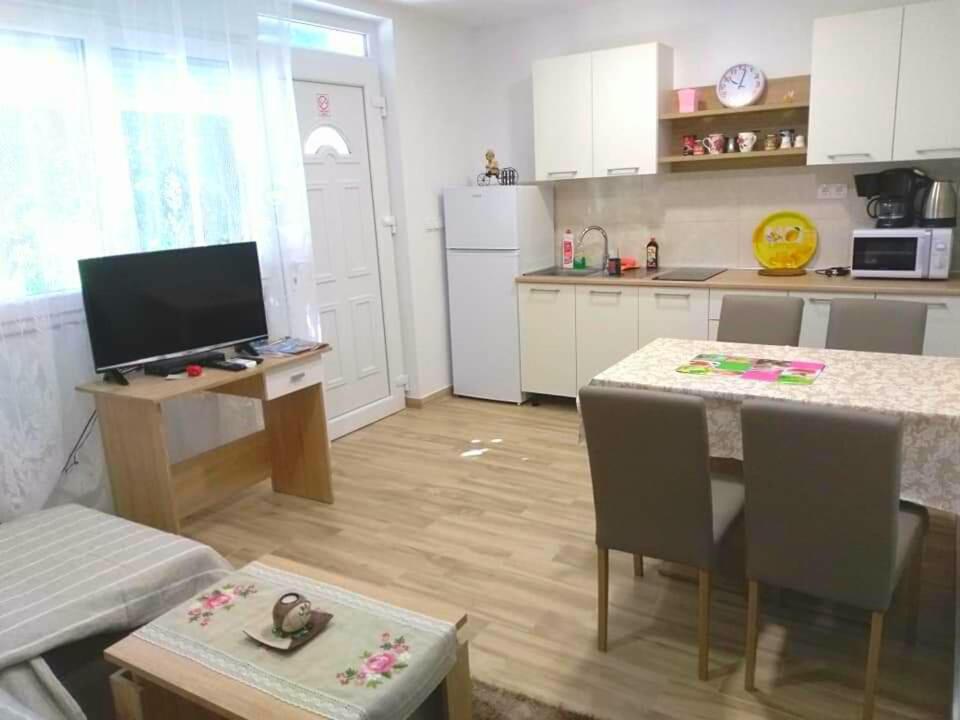 Apartmani Ruzmarin - Seget Donji, Trogir Dış mekan fotoğraf