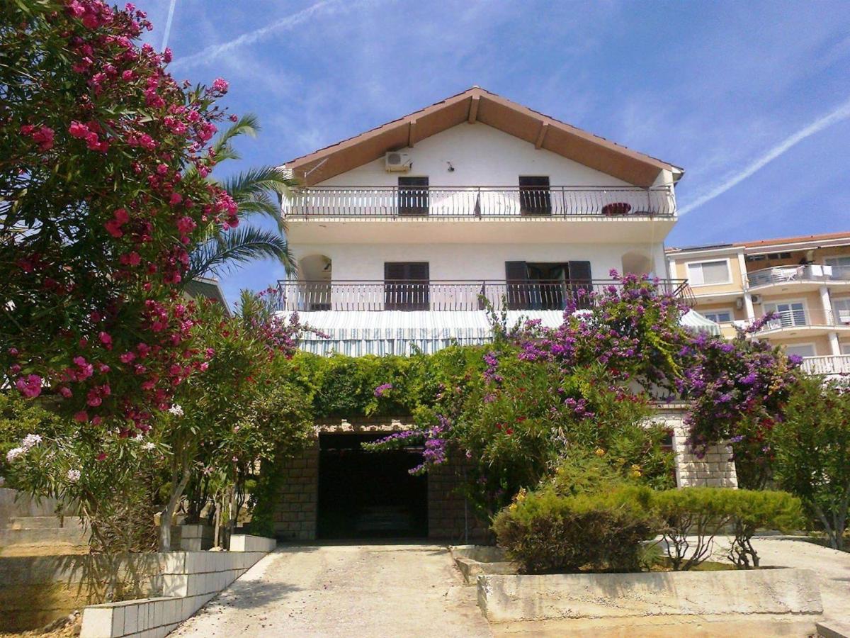 Apartmani Ruzmarin - Seget Donji, Trogir Dış mekan fotoğraf