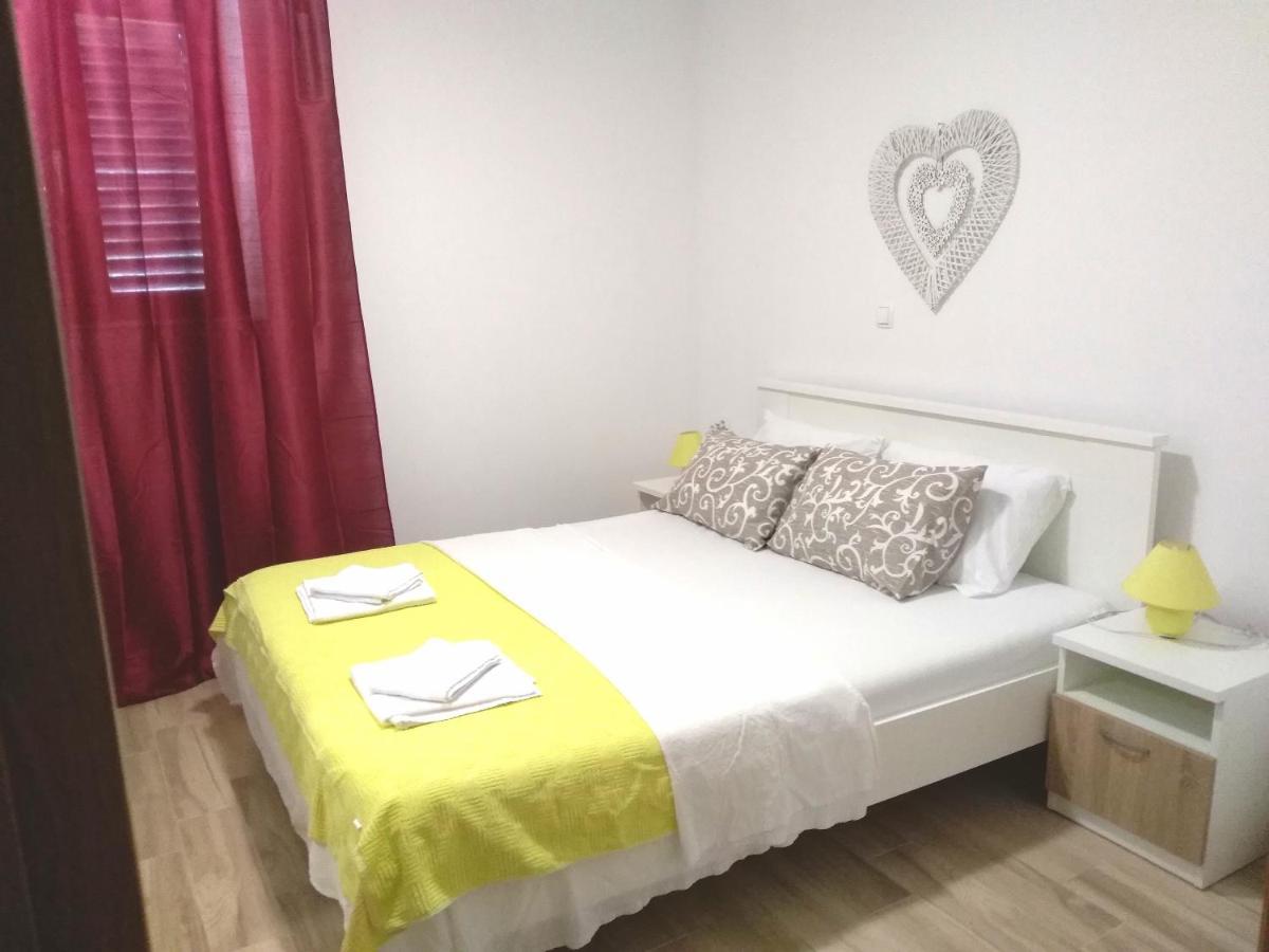 Apartmani Ruzmarin - Seget Donji, Trogir Dış mekan fotoğraf